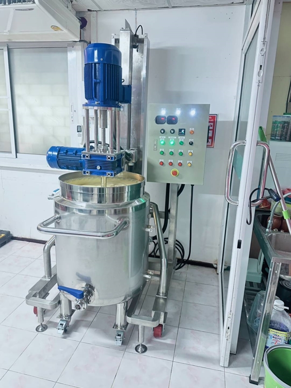 ชุดผสมเครื่องสำอางค์ เครื่องผสมครีม Stand Mixer ระบบHomogenizer ติดตั้งscrubber